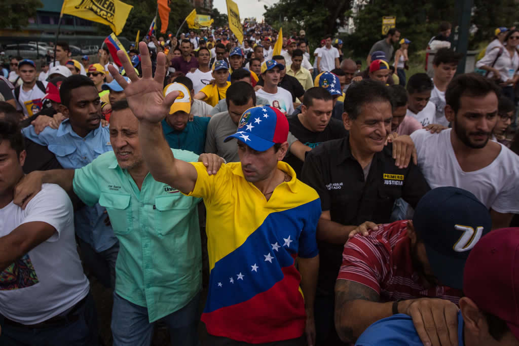 Capriles ve peligro en Venezuela si diálogo no da resultado en una semana