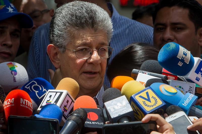 Oposición venezolana dejará el diálogo si en «pocos días» no hay resultados