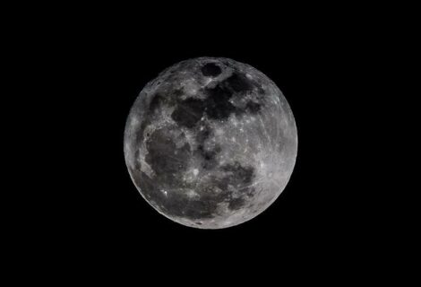 El mundo bajo el embrujo de la superluna