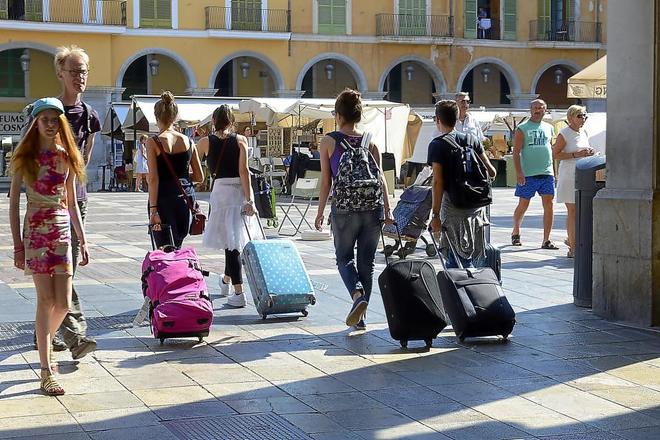 Turistas extranjeros gastan en España un 7,6 % más hasta septiembre