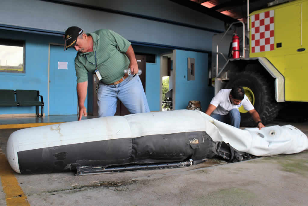 Hallan flotador de helicóptero accidentado en Panamá con 2 venezolanos