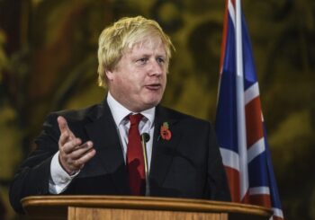 Ministro británico pide "no prejuzgar" a Trump y considerarlo como una "oportunidad"
