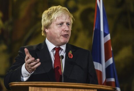 Ministro británico pide "no prejuzgar" a Trump y considerarlo como una "oportunidad"