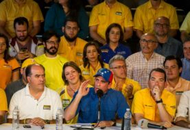 Capriles no descarta revocatorio en 2017