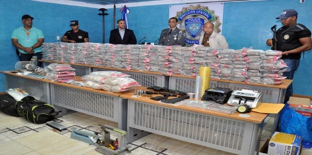 Decomisan 1.100 paquetes de droga en costa sur de la República Dominicana