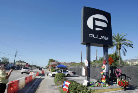 Difunden videos grabados por cámaras corporales en tiroteo de Orlando