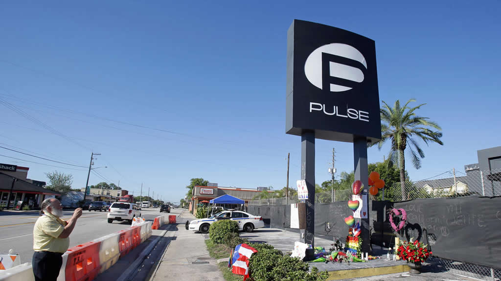 Difunden videos grabados por cámaras corporales en tiroteo de Orlando