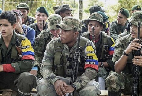 Las FARC condenan "asesinato" de campesinos y exigen aplicación de acuerdo