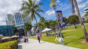 Universidad Florida pide mantener y extender alivio migratorio a estudiantes