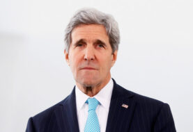Kerry augura un "duro debate" sobre política exterior en la era de Trump