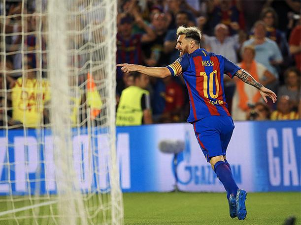 Messi mete al Barça en octavos