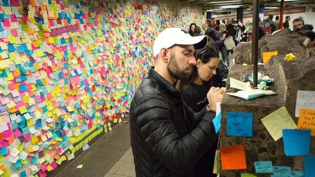 Neoyorquinos liberan sus frustraciones tras elección de Trump en el metro