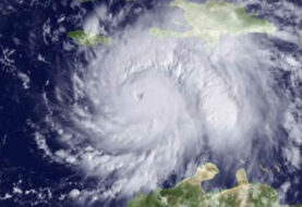 Otto avanza con fuertes vientos hacia Nicaragua y Costa Rica