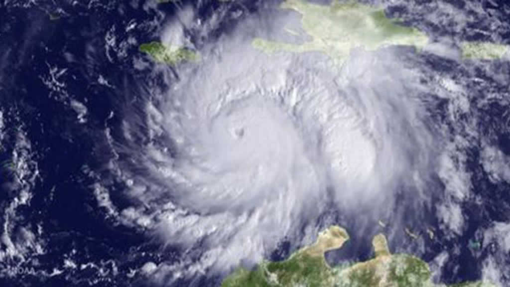 Otto avanza con fuertes vientos hacia Nicaragua y Costa Rica