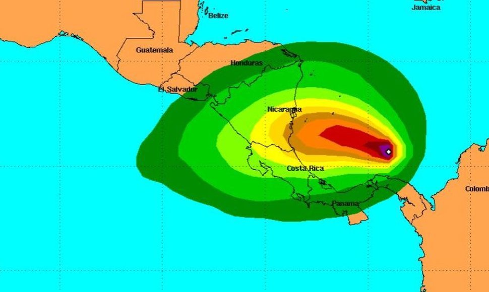 Otto se convierte en huracán en su camino hacia Costa Rica y Nicaragua