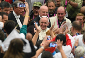 El papa pide perdón en nombre de los católicos que no ayudan a los pobres