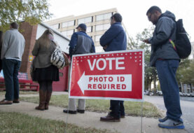 Se forman filas en colegios electorales de la costa este de EEUU
