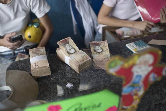 Maduro extiende hasta el 20 de enero vigencia del billete de 100 bolívares