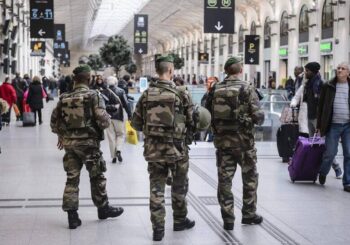 Francia moviliza para Nochevieja a más de 96.000 agentes y militares