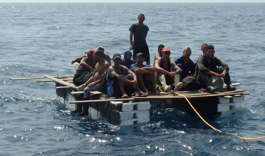 Más de 50 inmigrantes cubanos alcanzan las costas de EEUU
