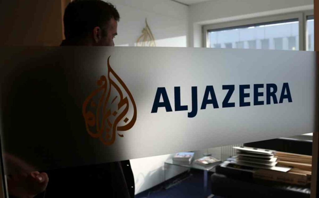 Al Yazira pide la liberación de periodista de la cadena detenido en Egipto