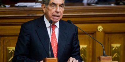 Óscar Arias: «Compra de armamento es un robo al pueblo venezolano»
