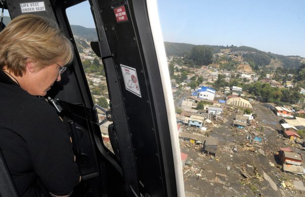Bachelet viaja a zona afectada por terremoto de 7,6 en el sur de Chile