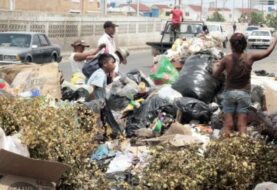 Los basureros son campos de batalla para quienes tienen hambre en Venezuela