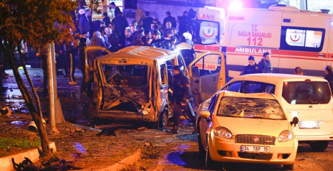 Aumentan a 38 los fallecidos por el doble atentado de Estambul