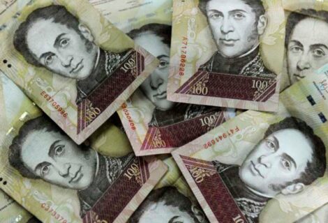 Venezolanos denuncian que en Colombia ya no aceptan billetes de 100 bolívares