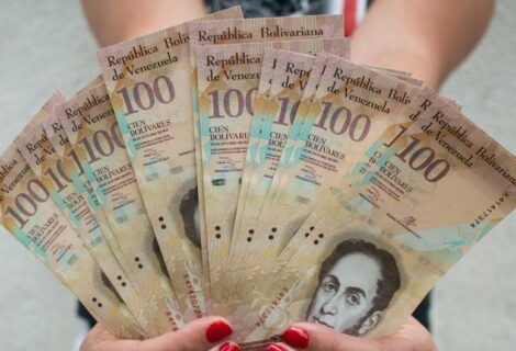 Billete de 100 bolívares vuelve a circular en Venezuela con aura de desprecio