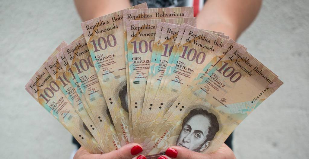 Billete de 100 bolívares vuelve a circular en Venezuela con aura de desprecio