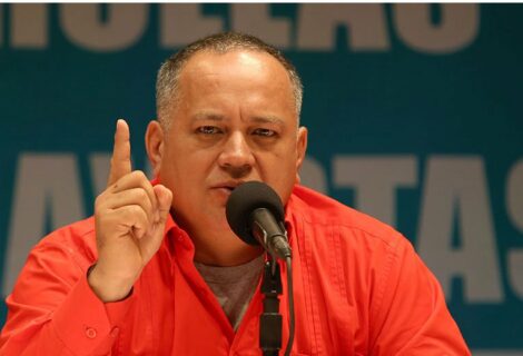 Cabello dice que el Vaticano no va a "tutelar a Venezuela" en el diálogo