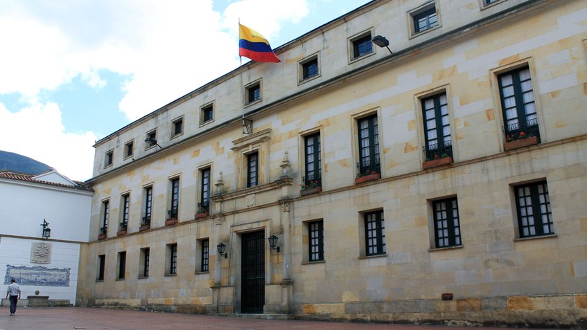 Colombia llama embajador venezolano a reclamar críticas de Maduro