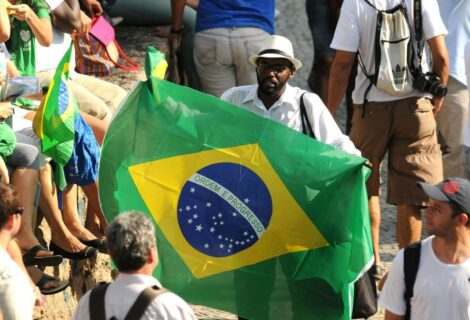 Oposición exige anticipar elección presidencial en Brasil ante nueva crisis