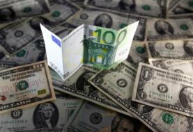 El euro celebra sus quince años rozando la paridad con el dólar