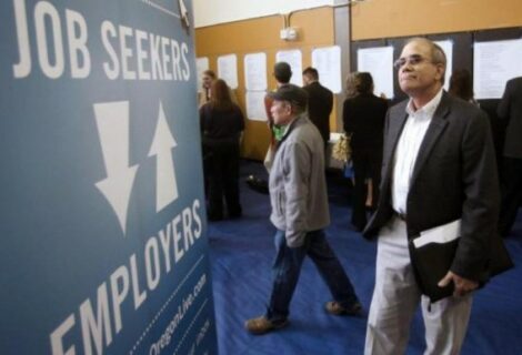 Las solicitudes semanales del subsidio por desempleo en EE.UU. bajan en 4.000