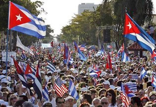 Exilio cubano en EE.UU. denuncia «mayor opresión» tras muerte de Fidel Castro