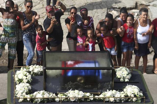 Fidel Castro ya ha sido enterrado en Santiago de Cuba