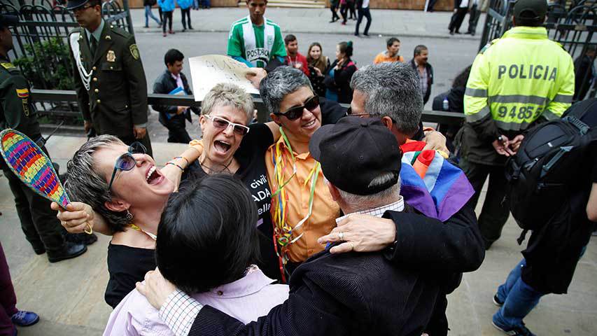 Corte EE.UU. falla a favor de alianza estudiantil entre gays y heterosexuales