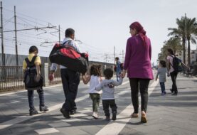 Grecia implantará tarjetas electrónicas con datos biométricos para refugiados