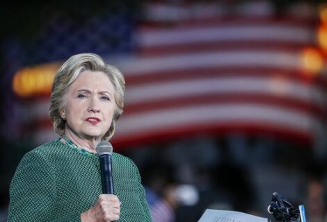 Clinton asegura que perdió elecciones por ciberataque ruso "sin precedentes"