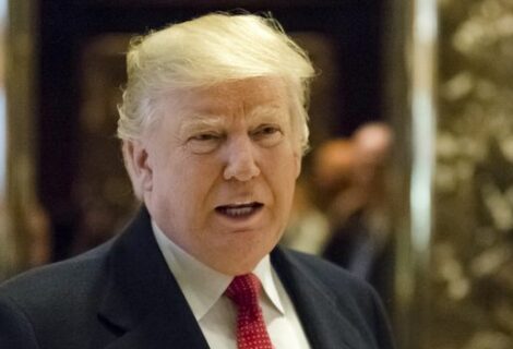 Trump es "tan ignorante como un niño", afirma diario oficial chino