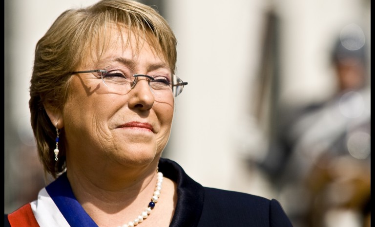 Bachelet promulga ley que permitirá elección directa gobernadores regionales