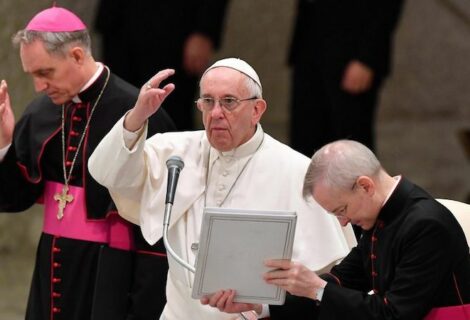 Papa Francisco afirma que existen "resistencias malvadas" a la reforma de la Curia