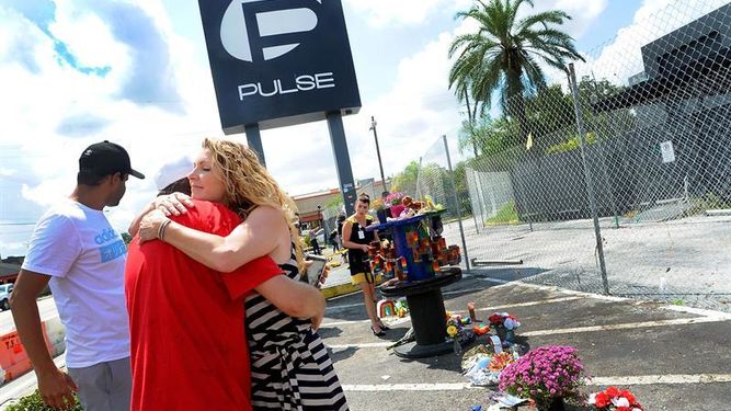 Recuerdan a las 49 víctimas del atentado en Orlando