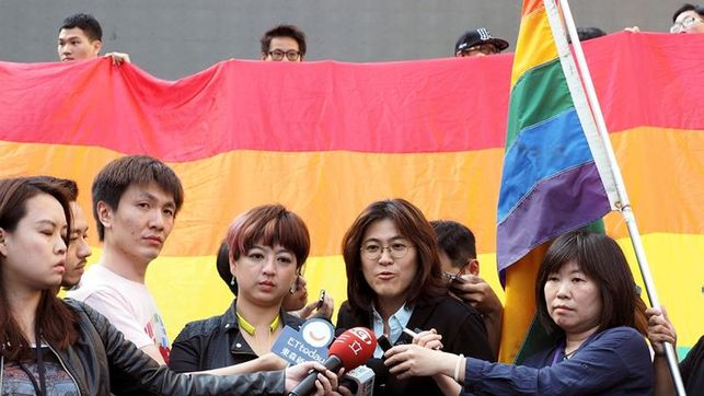 Taipei comienza a emitir certificados de pareja para los homosexuales