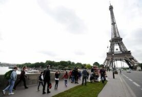 Torre Eiffel cerrada por huelga de personal