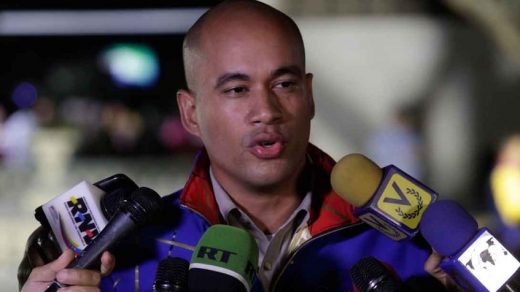 PSUV pide al TSJ declarar nulo acuerdo del parlamento contra Maduro