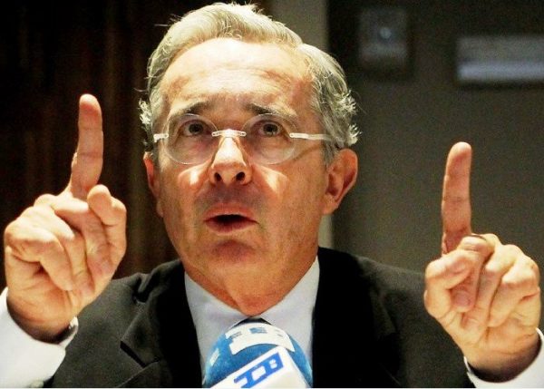 Uribe destaca el esfuerzo del Gobierno argentino para salir de «un desastre»